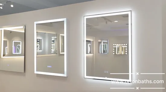 Specchio da bagno rettangolare arrotondato Ortonbath con illuminazione frontale e retroilluminazione, dimmerabile in continuo, antiriflesso